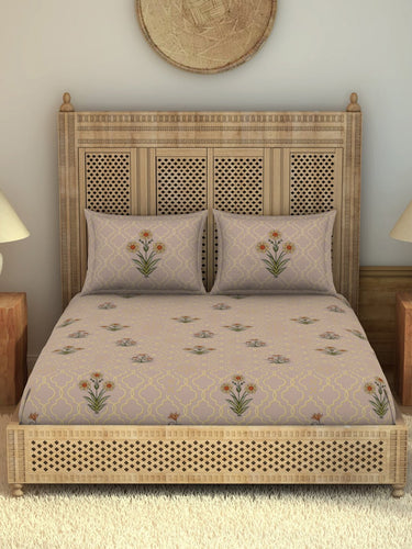 https://cdn.shopify.com/s/files/1/1857/6931/products/f96acc7f-0ecb-4621-bf4d-8eef2b293b9d1698928308882SPACESGulrana100Cotton1Kingsizebedsheetwith2Pillowcovers-Pin2.jpg?v=1703239359
